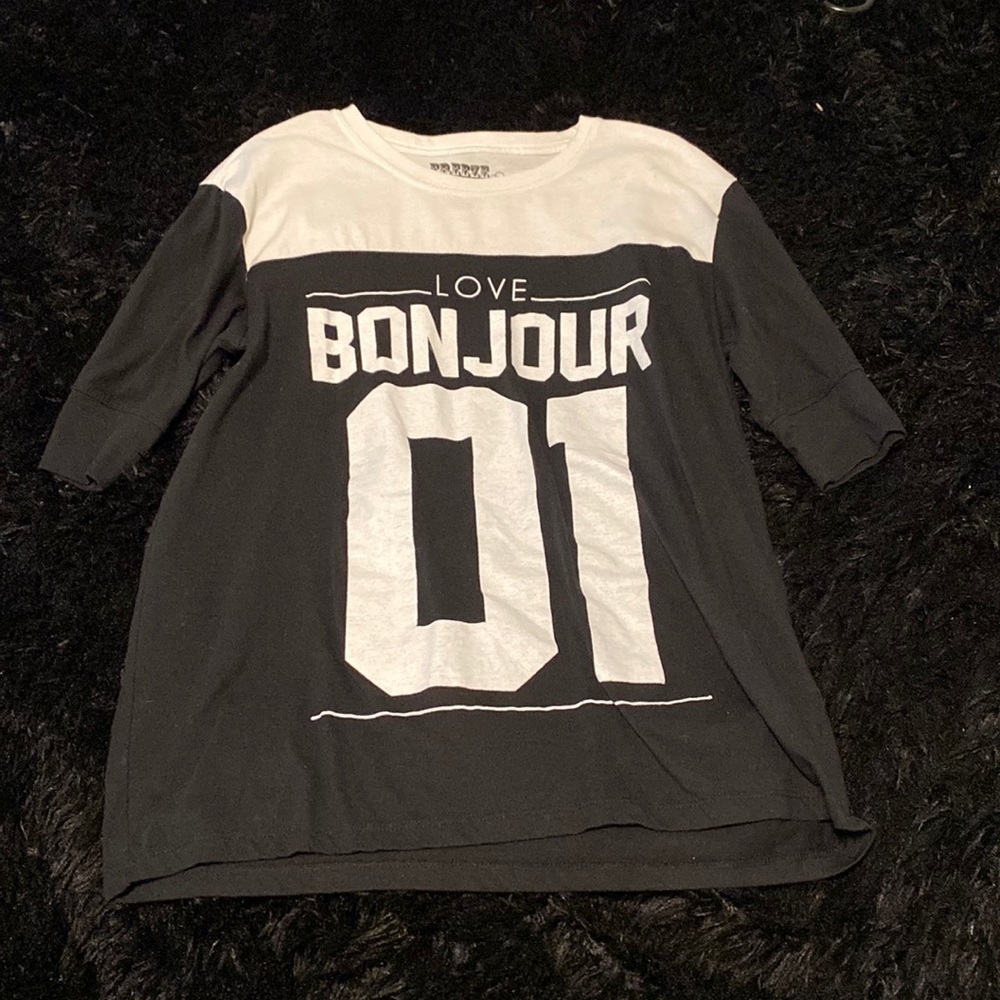 3/4 Length Sleeve Black and White Top